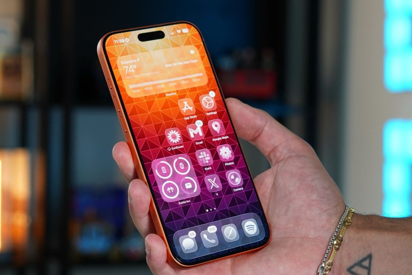 iPhone 17 pro max cosmic orange